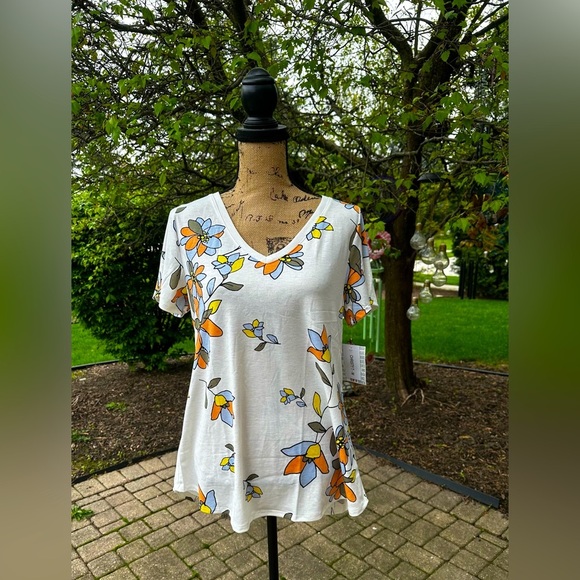 LuLaRoe Tops - LuLaRoe Christy T size medium